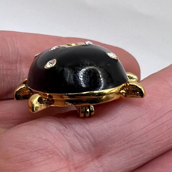 Signed SJ St John Vintage Designer Ladybug BEETLE BROOCH Bug Crystal Rhinestone - Picture 6 of 9